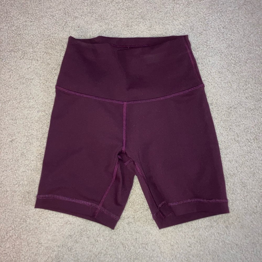 Lululemon wunder shorts size 4